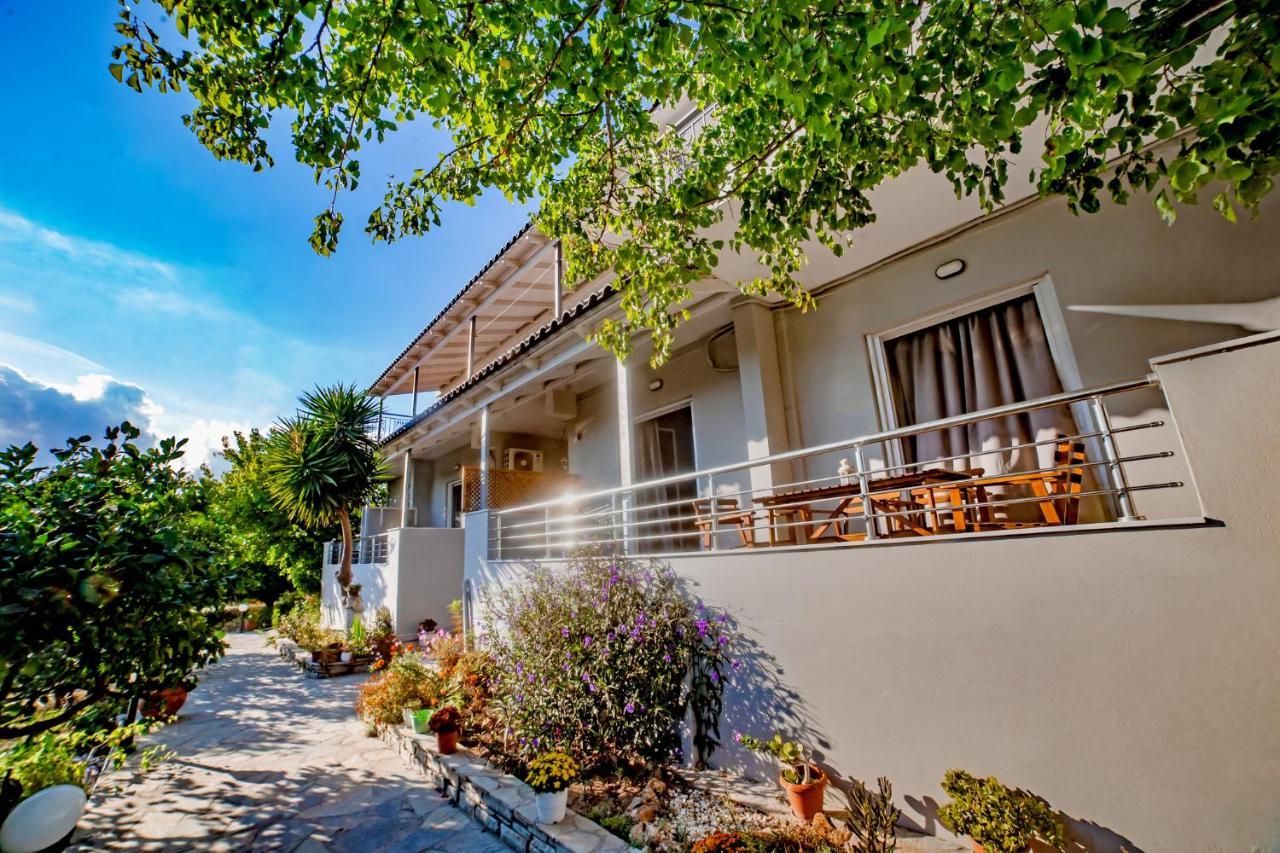 Filia Rooms & Apartments Agio Apóstoloi Exterior foto